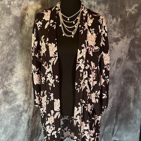 Spiritual Gangster Maya Floral Print Kimono, black and white, sz. OS - Picture 2 of 16